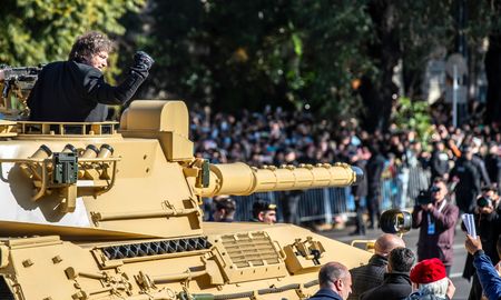 Día de la Independencia: todos los detalles sobre el tanque militar al que subió Javier Milei Día de la Independencia: todos los detalles sobre el tanque militar al que subió Javier Milei