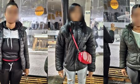 Floresta: las dealer tenían 17 dosis de cocaína, dosis de marihuana, dos celulares y 130.000 pesos. Floresta: las dealer tenían 17 dosis de cocaína, dosis de marihuana, dos celulares y 130.000 pesos.