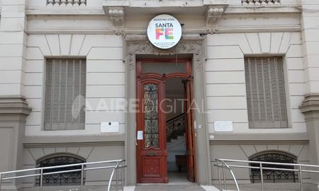 El frente del Registro Civil en la ciudad de Santa Fe, ubicado en San Luis 2950. El frente del Registro Civil en la ciudad de Santa Fe, ubicado en San Luis 2950.