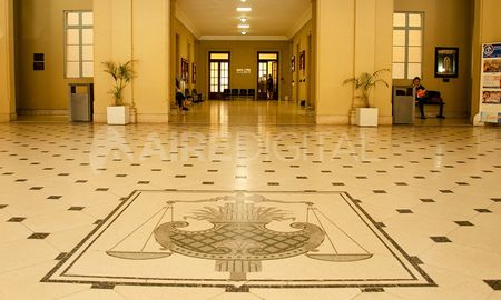La mujer permanece internada en grave estado mientras que su atacante fue imputado el viernes en los tribunales santafesinos