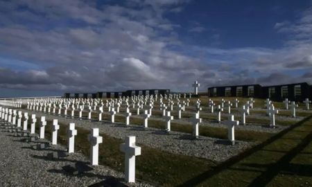El Centro de Ex Combatientes Islas Malvinas La Plata (CECIM) intimó formalmente al presidente de la Nación, Javier Milei. El Centro de Ex Combatientes Islas Malvinas La Plata (CECIM) intimó formalmente al presidente de la Nación, Javier Milei.