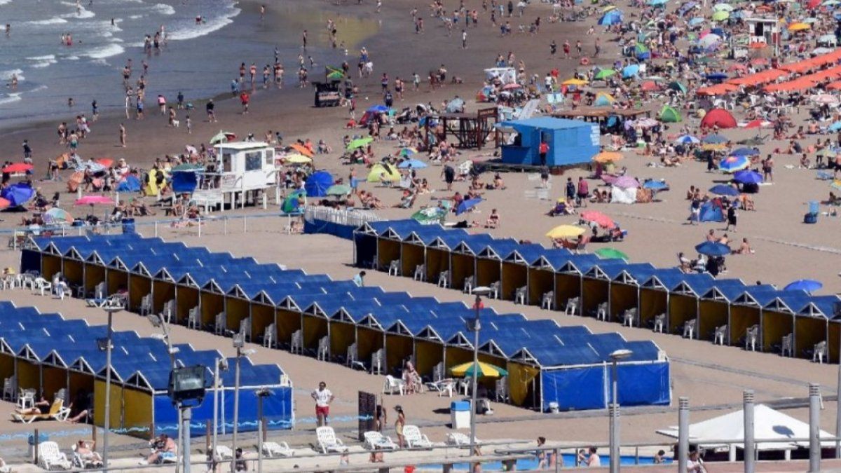 Cuanto cuesta pasar el día en las playas de Mar del Plata en 2024.