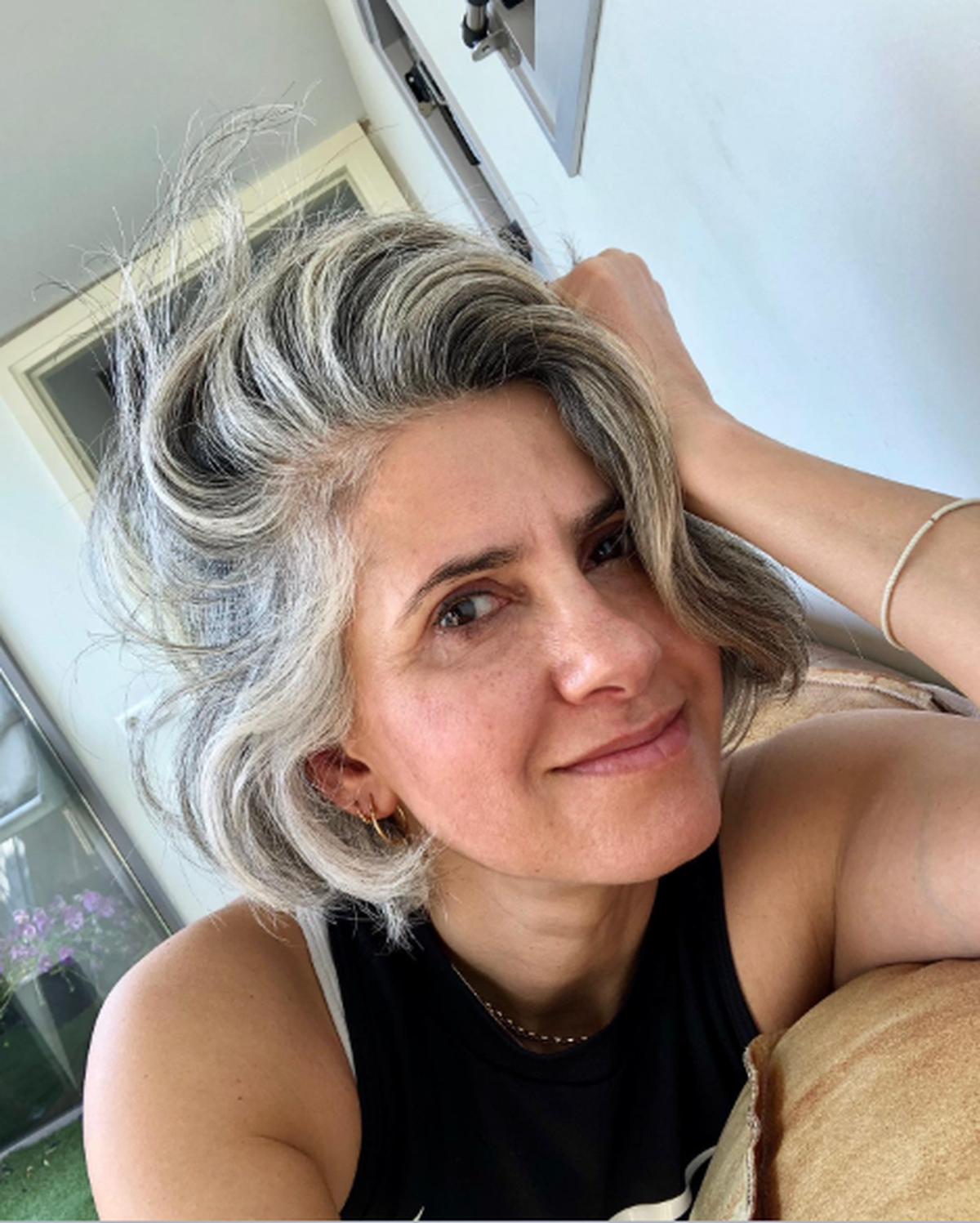 Los mejores cortes de cabello para mujeres con canas. Los mejores cortes de cabello para mujeres con canas.