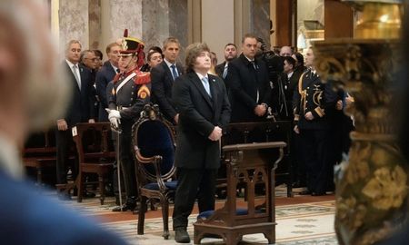 El presidente Javier Milei durante el Tedeum en la Catedral de Buenos Aires. El presidente Javier Milei durante el Tedeum en la Catedral de Buenos Aires.