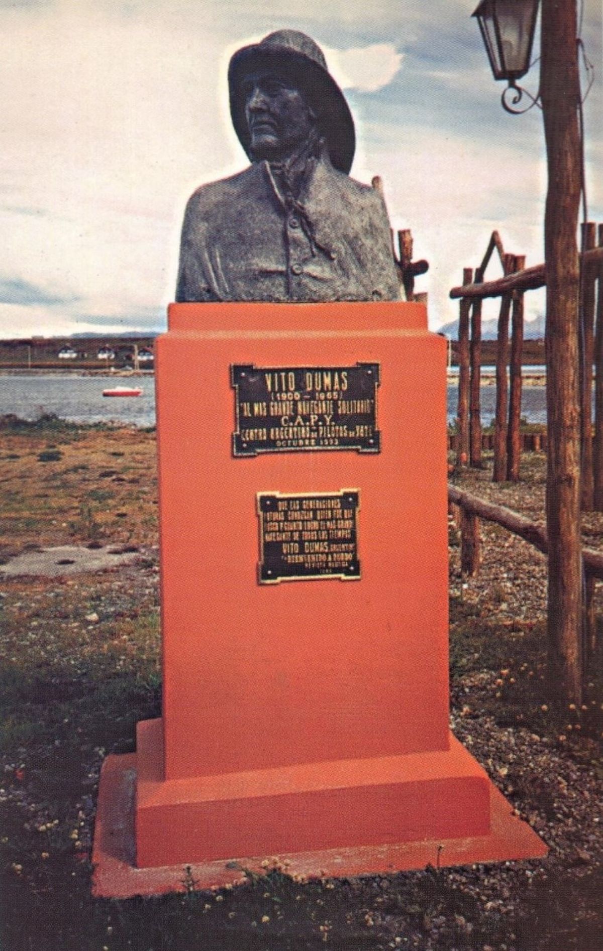 Con la colaboración de las autoridades de la provincia de Tierra del Fuego, en el  Club Náutico Ushuaia se erigió un monumento en su memoria y sus incomparables proezas. Se eligió este lugar ya que es el territorio argentino más cercano al temible Cabo de Hornos, que Vito Dumas cruzó de oeste a este en 1943.