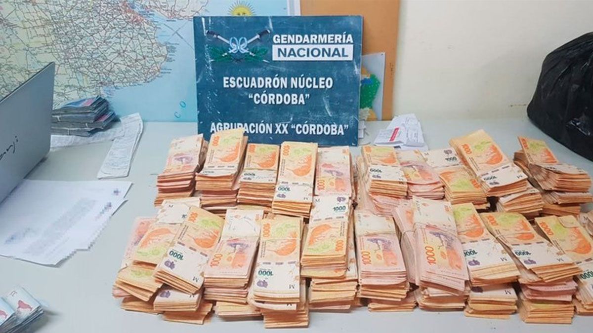 Córdoba: un camionero fue sorprendido cuando transportaba más de 13 millones de pesos