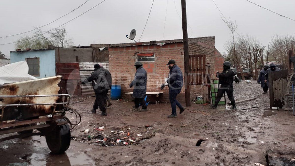 Allanamientos en el barrio Las Vegas - Santo Tomé