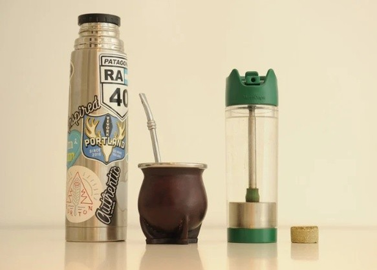 Marcos Stubrin (28), Agustín Favre (25) y Salvador Fernández (28) crearon MateCaps,