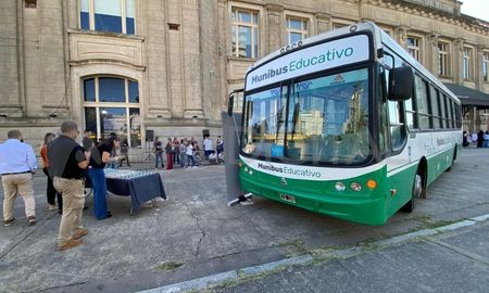 El Munibus educativo ya funciona en Santa Fe. El Munibus educativo ya funciona en Santa Fe.