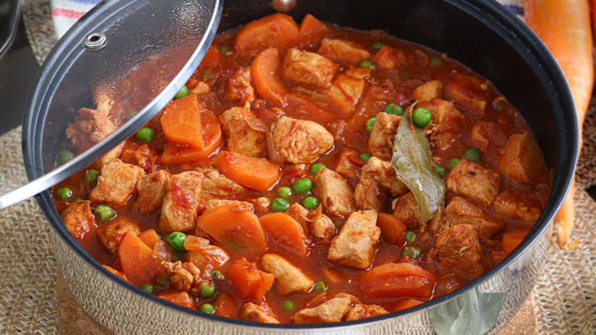 El estofado de pollo es muy fácil de hacer, por lo que es una excelente opción para sorprender a la familia. El estofado de pollo es muy fácil de hacer, por lo que es una excelente opción para sorprender a la familia.