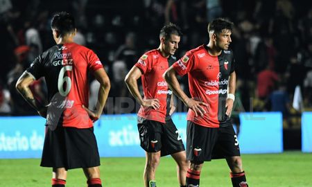 Colón comenzó la semana de trabajo pensando en el duelo ante Boca por la Liga Profesional. Colón comenzó la semana de trabajo pensando en el duelo ante Boca por la Liga Profesional.
