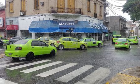 A partir del lunes si esto no tiene solución vamos a un corte total del servicio, advirtieron los trabajadores del volante. A partir del lunes si esto no tiene solución vamos a un corte total del servicio, advirtieron los trabajadores del volante.