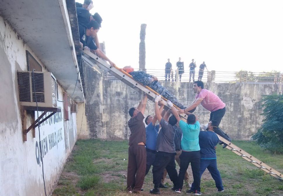Jorge es el guardia que se tir&oacute; a una galer&iacute;a a cinco metros de distancia
