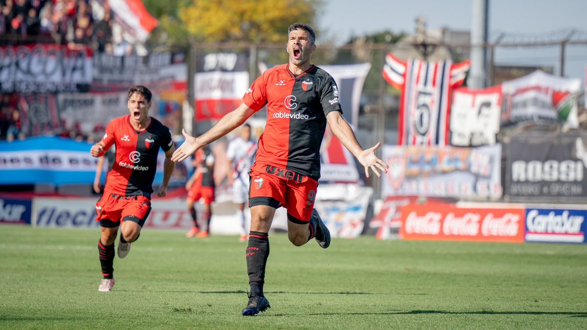 Gigliotti marcó el 1-0 de Colón contra Chacarita.