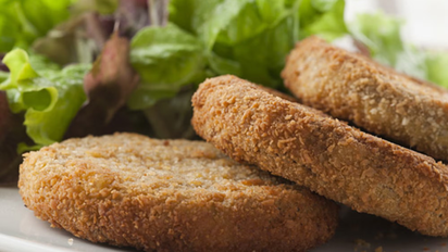 Ni pan rallado ni semillas: la receta de milanesas de lentejas con un rebozado irresistible