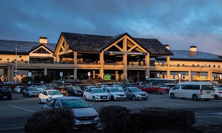 La Corte Suprema resolvió que la Municipalidad de Bariloche no puede cobrar tasas al aeropuerto internacional. La Corte Suprema resolvió que la Municipalidad de Bariloche no puede cobrar tasas al aeropuerto internacional.