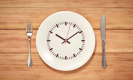 La hora en que debes desayunar para bajar de peso
