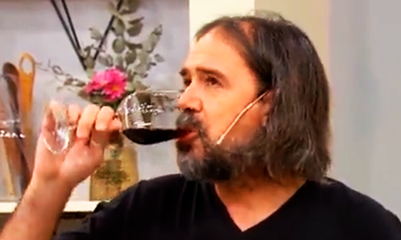Con esto del carácter del terruño, la tipicidad varietal, y es por eso que estos vinos se toman como vos quieras, agregó. Estos vinos están elaborados por enólogos como cualquier otro vino, cerró. Con esto del carácter del terruño, la tipicidad varietal, y es por eso que estos vinos se toman como vos quieras, agregó. Estos vinos están elaborados por enólogos como cualquier otro vino, cerró.