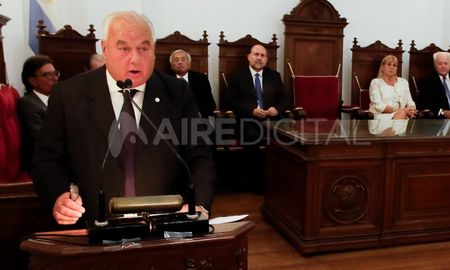 Los cinco Colegios de Abogados de Santa Fe le enviaron notas al presidente de la Corte Suprema de la Provincia, Rafael Gutiérrez, para que se garanticen servicios mínimos de Justicia en el interior. Los cinco Colegios de Abogados de Santa Fe le enviaron notas al presidente de la Corte Suprema de la Provincia, Rafael Gutiérrez, para que se garanticen servicios mínimos de Justicia en el interior.