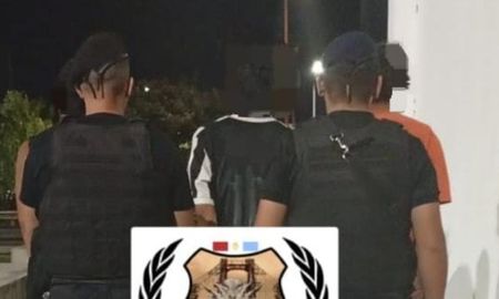 andaban por barranquitas, los paro a la policia y descubrio que uno tenia tres pedidos de captura andaban por barranquitas, los paro a la policia y descubrio que uno tenia tres pedidos de captura