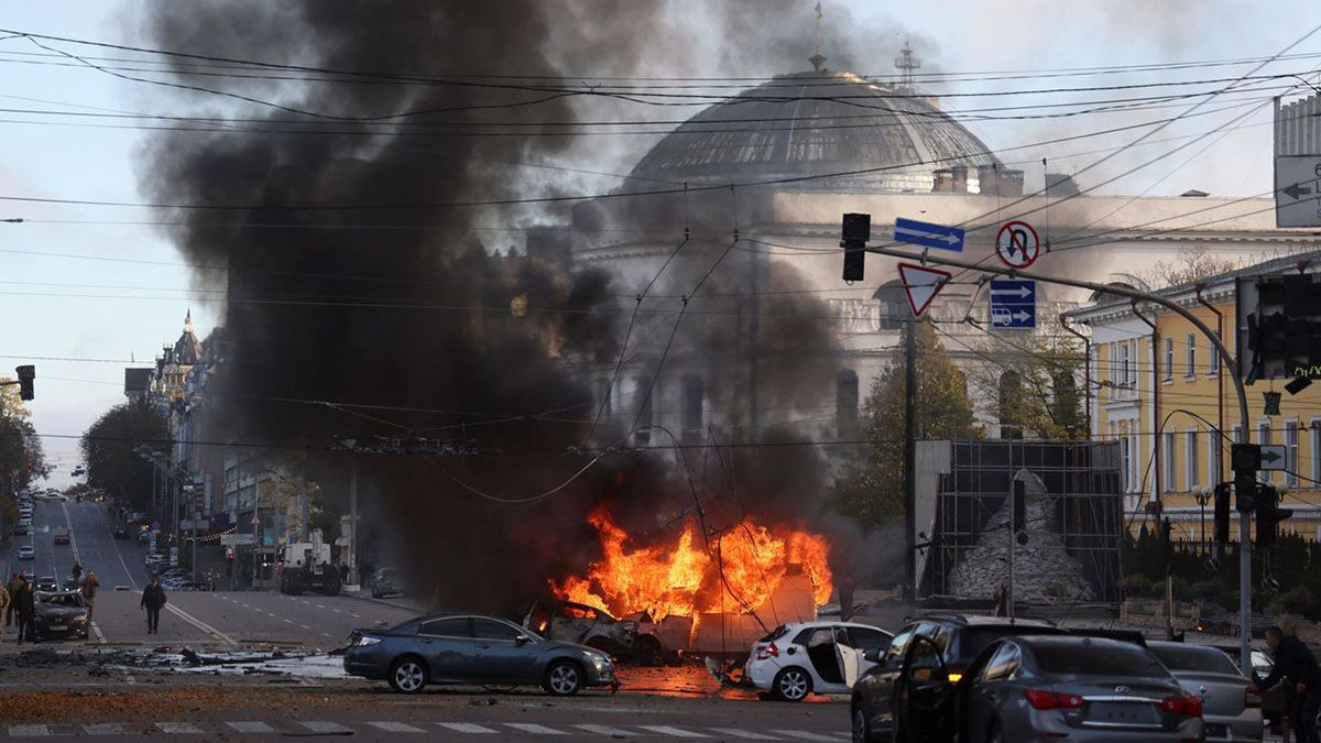 "Que nuestra mirada se llene de los rostros de los hermanos y hermanas ucranianos, que viven esta Navidad en la oscuridad", dijo el Papa Francisco.