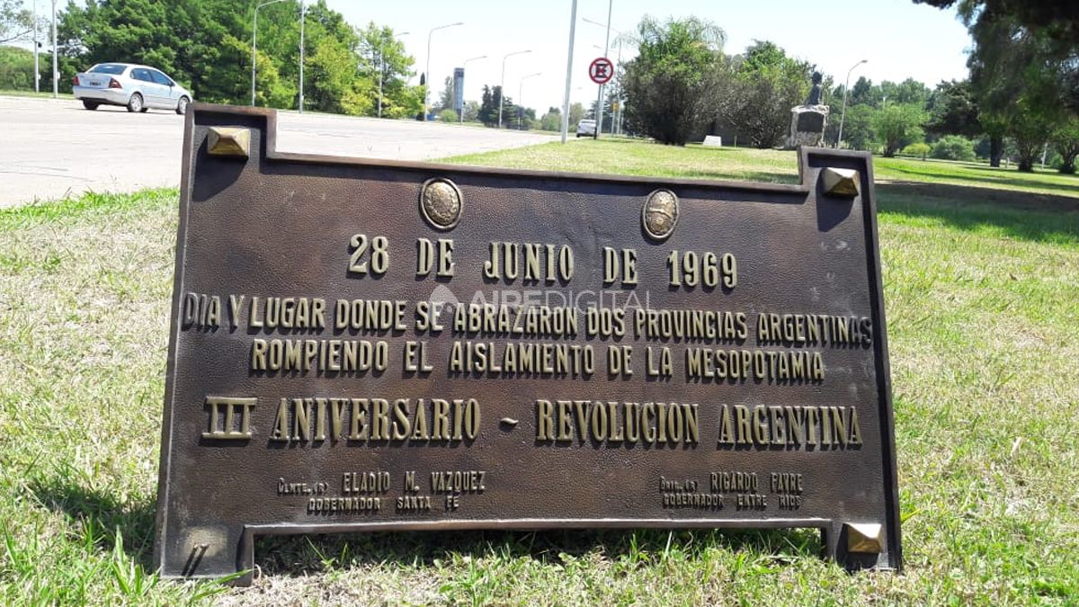 Retiraron del interior del Túnel Subfluvial una placa que recordaba el período dictatorial de Onganía