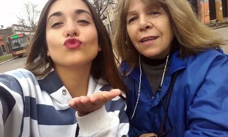 La madre de María Becerra dejó un mensaje despectivo hacia la pareja, que al parecer eran cercanos a su hija. La madre de María Becerra dejó un mensaje despectivo hacia la pareja, que al parecer eran cercanos a su hija.