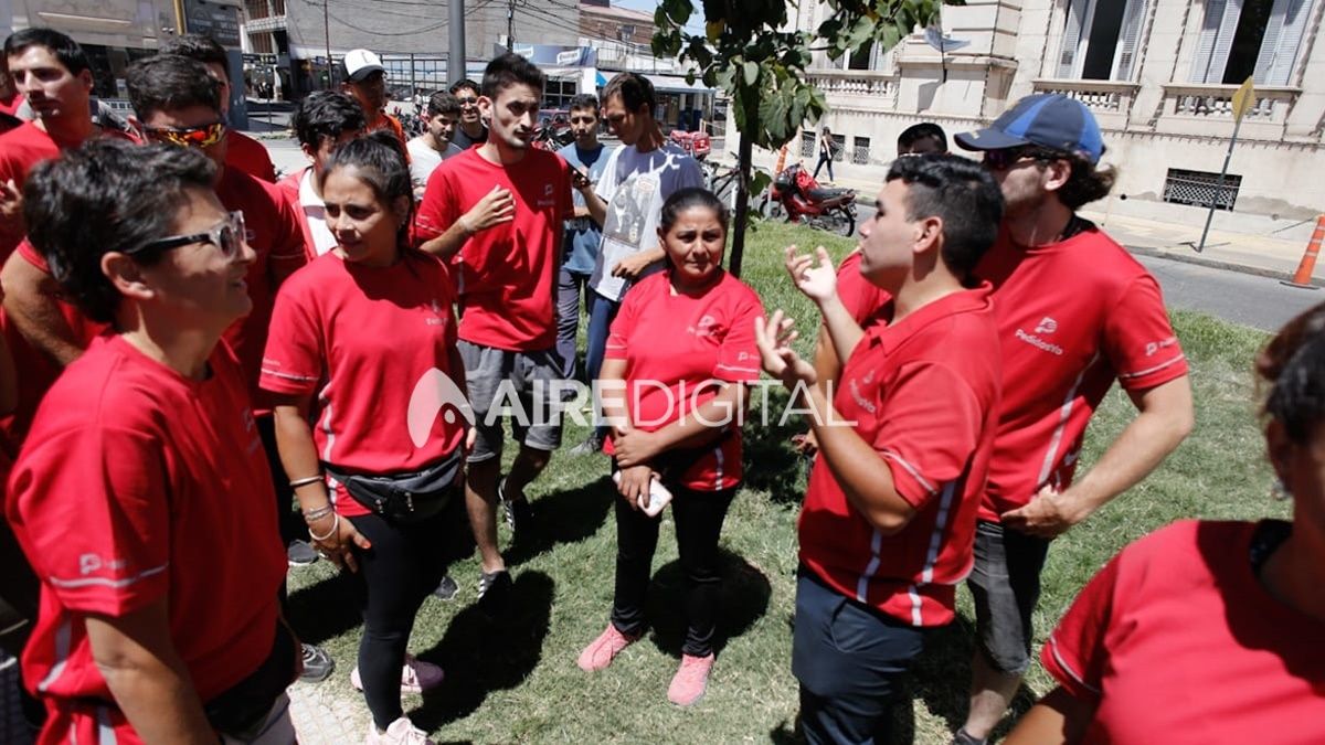 Repartidores de Glovo, Rapiboy y Pedidos Ya reclaman seguridad