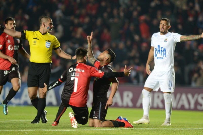 Colón goleó a Zulia en un segundo tiempo demoledor y pasó a semifinales