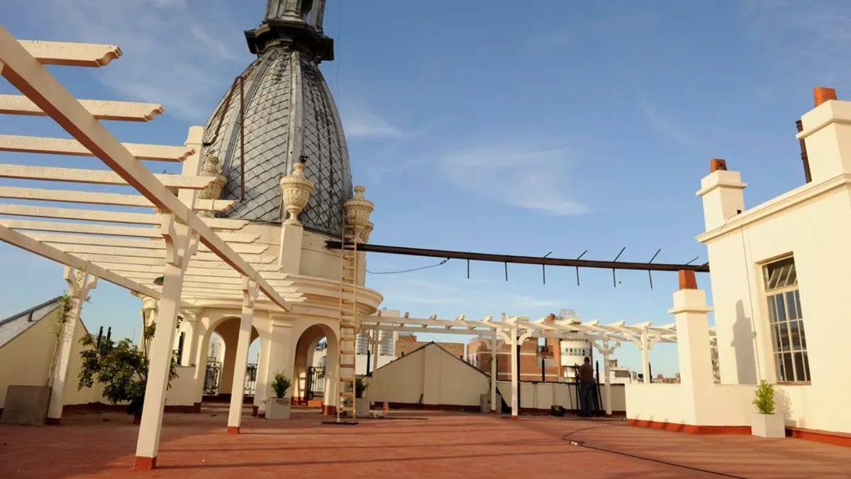 En Rosario, la Plataforma Lavardén será testigo del enlace de 12 parejas este 14 de febrero. En Rosario, la Plataforma Lavardén será testigo del enlace de 12 parejas este 14 de febrero.