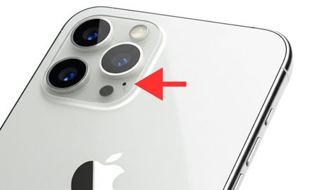 La función poco conocida del puntito al lado de la cámara del celular. La función poco conocida del puntito al lado de la cámara del celular.