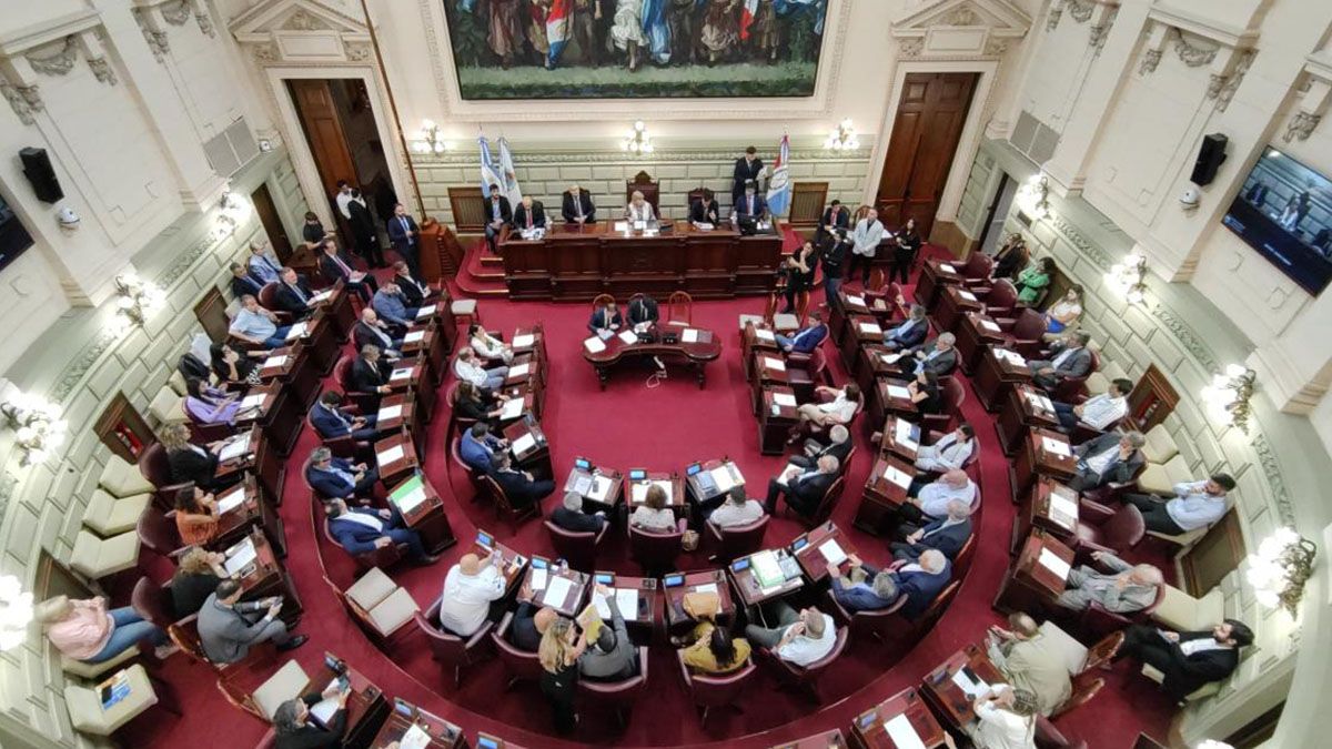 Este jueves se realizó una nueva sesión conjunta de las Cámaras de Senadores y Diputadas y Diputados. Este jueves se realizó una nueva sesión conjunta de las Cámaras de Senadores y Diputadas y Diputados.