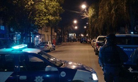 Los policías cercaron la zona donde se atrincheró el agente, una década atrás Los policías cercaron la zona donde se atrincheró el agente, una década atrás