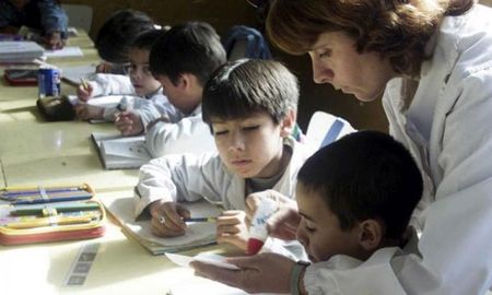 El gobierno de la provincia de Santa Fe generó un dispositivo para auditar las declaraciones juradas de los docentes. El gobierno de la provincia de Santa Fe generó un dispositivo para auditar las declaraciones juradas de los docentes.