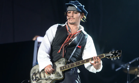 Johnny Depp reaparece en un concierto en Reino Unido mientras espera el veredicto del juicio contra Amber Heard Johnny Depp reaparece en un concierto en Reino Unido mientras espera el veredicto del juicio contra Amber Heard