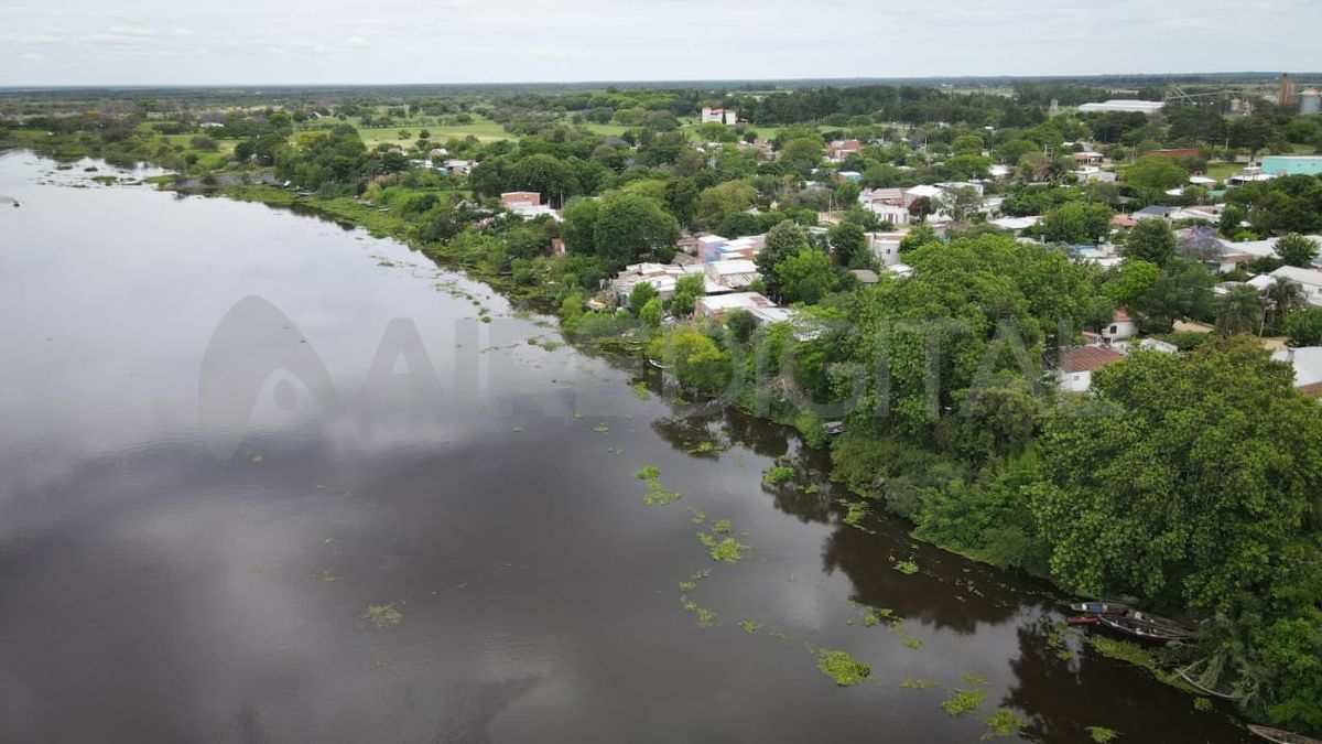 El impacto de la crecida del río en Cayastá. El impacto de la crecida del río en Cayastá.