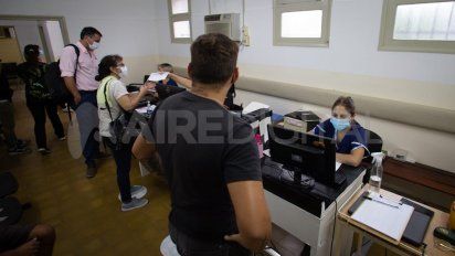 Dónde se aplicarán las terceras dosis a mayores de 40 sin turno y qué requisitos hay que cumplir