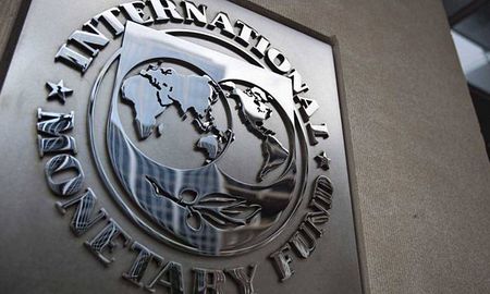 La misión argentina que viajó a Washington, Estados Unidos, para negociar con el FMI detalles del plan financiero, y en particular para discutir alternativas de políticas en pos de incrementar el mercado de capitales local, regresará este domingo al país y se estima que el diálogo continuará en las próximas semanas. La misión argentina que viajó a Washington, Estados Unidos, para negociar con el FMI detalles del plan financiero, y en particular para discutir alternativas de políticas en pos de incrementar el mercado de capitales local, regresará este domingo al país y se estima que el diálogo continuará en las próximas semanas.