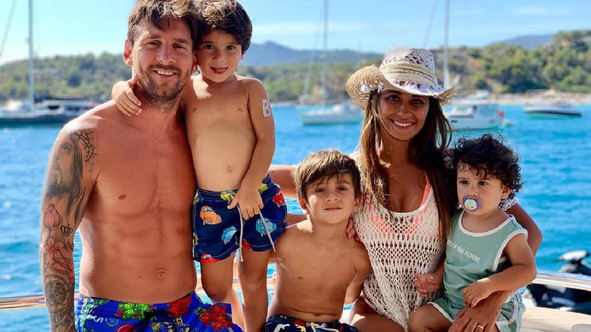 De a poco Antonela Roccuzzo y los hijos de Lionel Messi se van acomodando en la nueva ciudad donde vivirán. &nbsp;