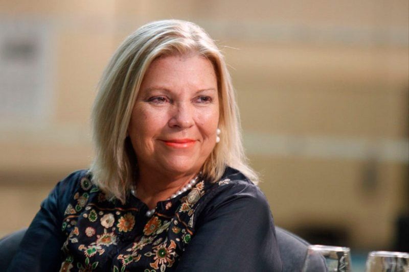 Dar propina, la recomendación de Carrió para afrontar la crisis