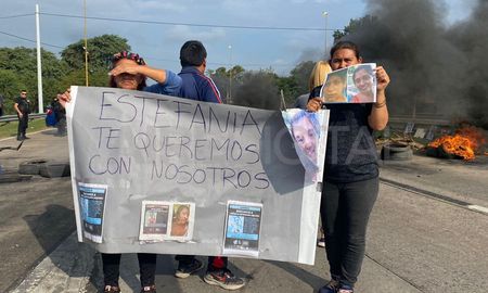 Alrededor de 15 personas se concentraron este miércoles sobre Circunvalación Oeste. Alrededor de 15 personas se concentraron este miércoles sobre Circunvalación Oeste.