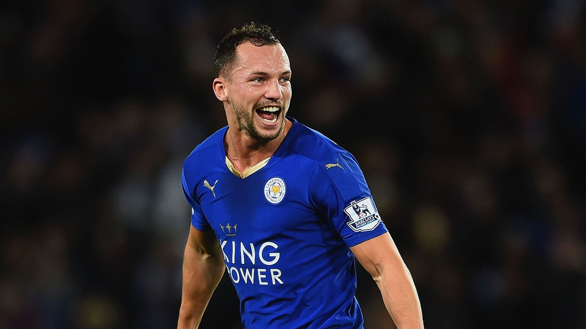 De ser campeón en la Premier League pasó a trabajar en la obra y construir casas. De ser campeón en la Premier League pasó a trabajar en la obra y construir casas.