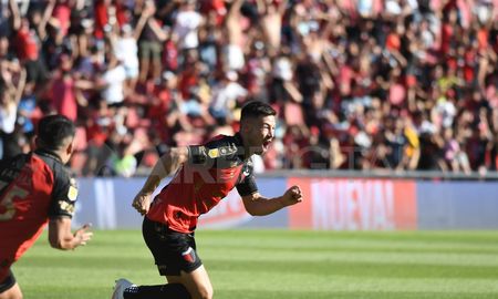 Federico Lértora, figura de Colón, habló con Aire de Santa Fe en la previa al partido entre River y Colón de Santa Fe por el Trofeo de Campeones. Federico Lértora, figura de Colón, habló con Aire de Santa Fe en la previa al partido entre River y Colón de Santa Fe por el Trofeo de Campeones.