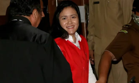 Una mujer de Indonesia fue condenada a 20 años de prisión por el asesinato de su amiga. Una mujer de Indonesia fue condenada a 20 años de prisión por el asesinato de su amiga.
