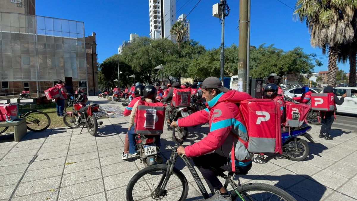 Al no contar con un sueldo formal ni estabilidad laboral, los repartidores dependen exclusivamente de lo que generan en su jornada diaria. Al no contar con un sueldo formal ni estabilidad laboral, los repartidores dependen exclusivamente de lo que generan en su jornada diaria.