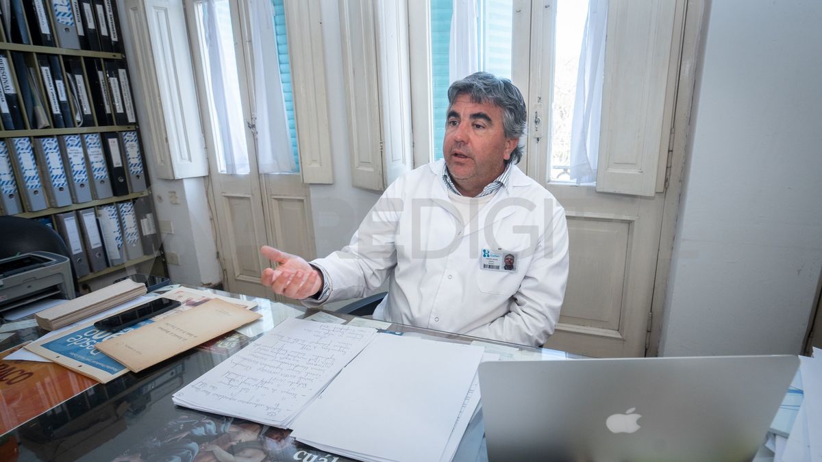 Bruno Moroni, actual director del hospital J.M. Cullen. El médico cirujano asumió en el puesto en abril de 2023, en reemplazo de Juan Pablo Poletti. Bruno Moroni, actual director del hospital J.M. Cullen. El médico cirujano asumió en el puesto en abril de 2023, en reemplazo de Juan Pablo Poletti.