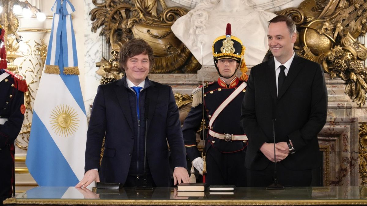 Javier Milei dijo que Adorni ni en pedo se va.