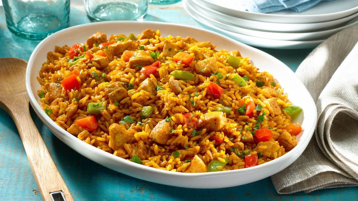 Cómo hacer arroz con pollo usando pocos ingredientes: receta fácil