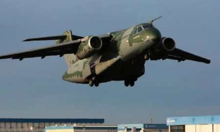 La Fuerza Aérea de Brasil (FAB) anunció este sábado que alistó dos aviones Embraer KC-390 Millenium. La Fuerza Aérea de Brasil (FAB) anunció este sábado que alistó dos aviones Embraer KC-390 Millenium.