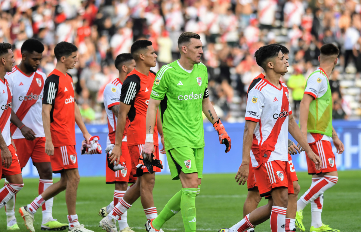 River quedó eliminado a manos de Boca, después de salir primero de su zona. Colón fue el único equipo en salir primero y consagrarse campeón. River quedó eliminado a manos de Boca, después de salir primero de su zona. Colón fue el único equipo en salir primero y consagrarse campeón.